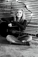 Goodbye-Lullaby-photoshoot-avril-lavigne-17....jpg